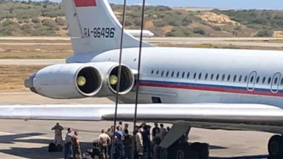 Dvě letadla přivezla do Venezuely necelou stovku vojenských "expertů"